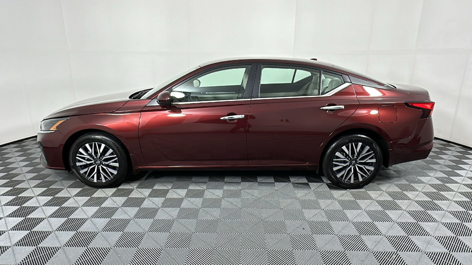 2023 Nissan Altima 2.5 SV 4