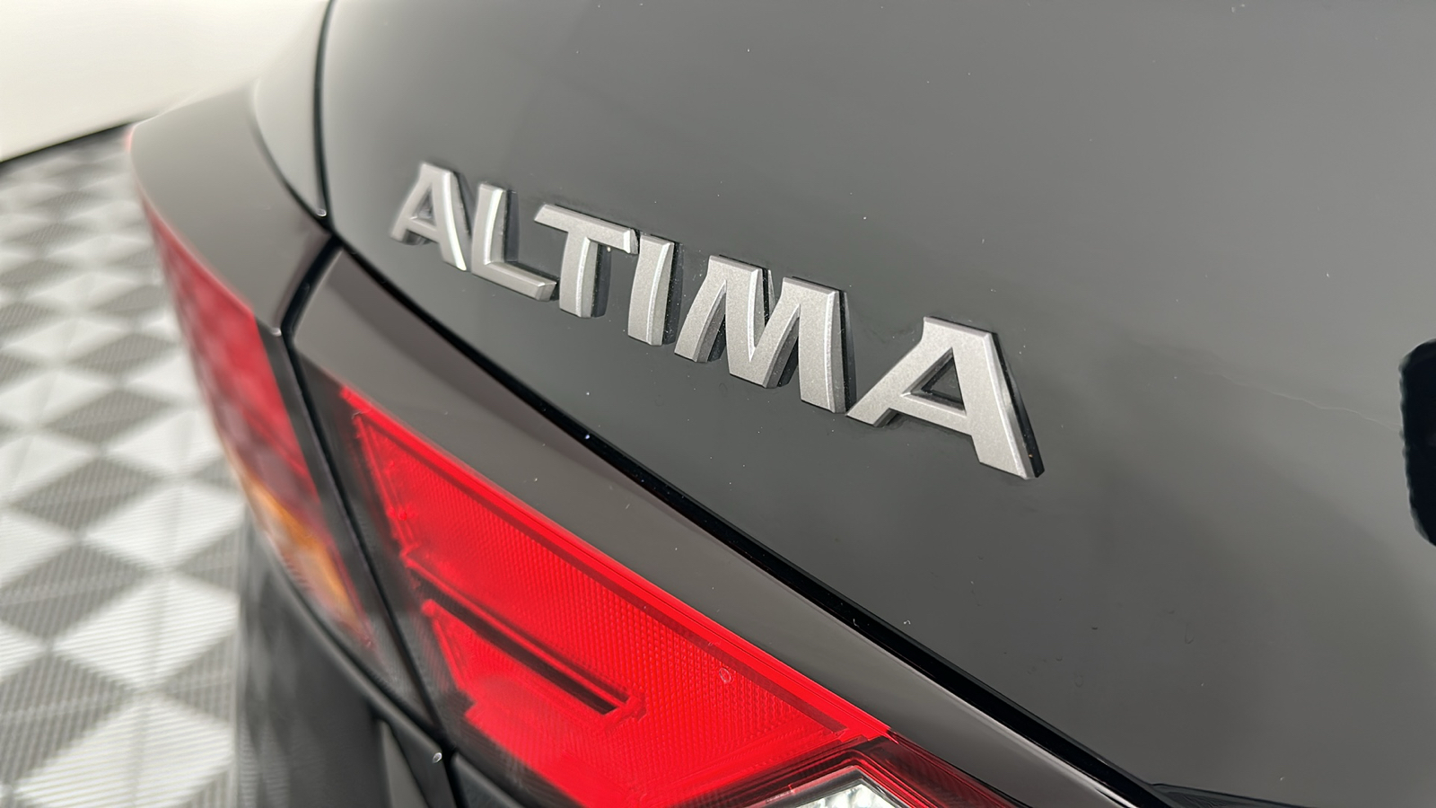 2023 Nissan Altima 2.5 S 9