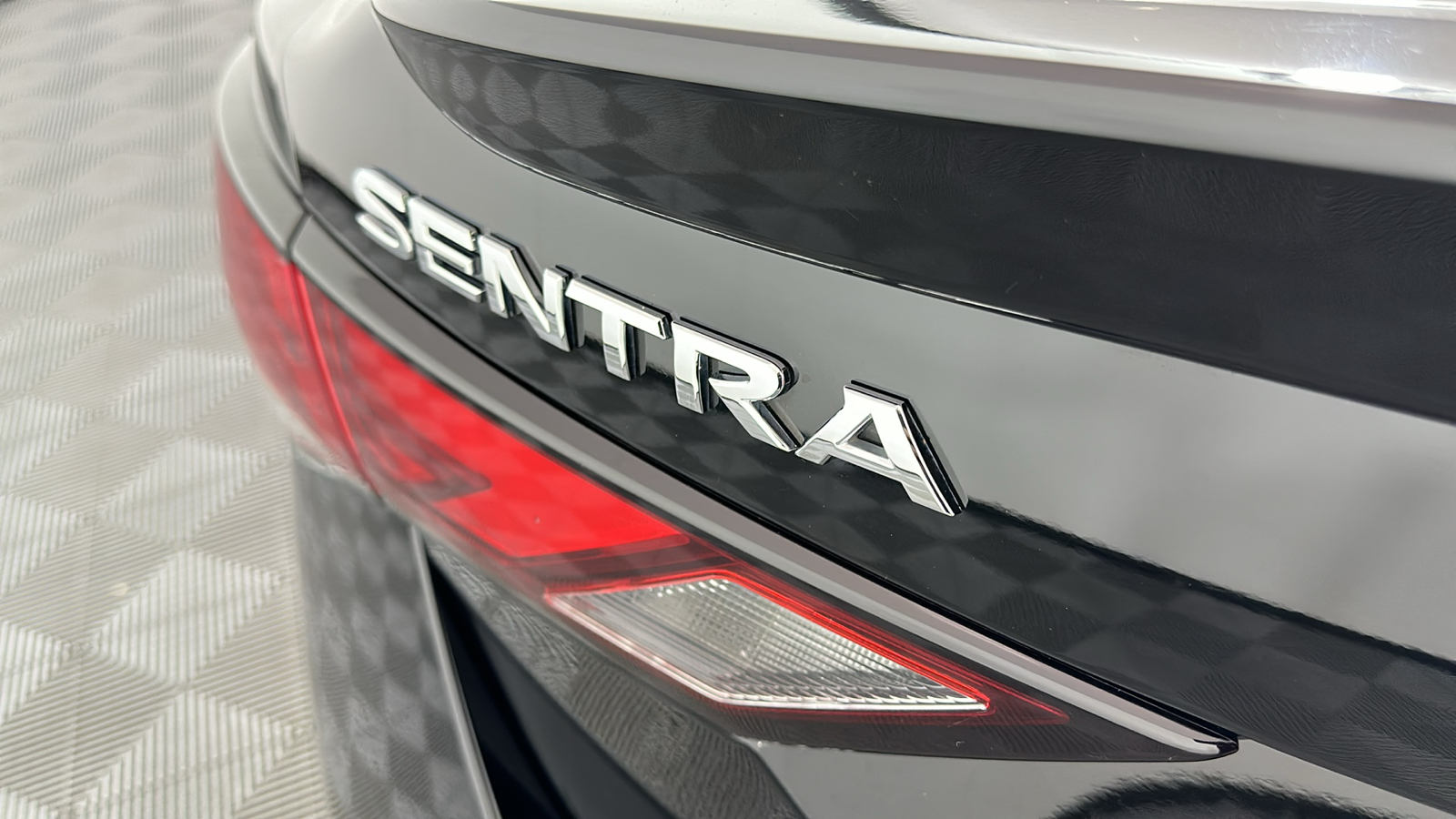 2020 Nissan Sentra SV 9