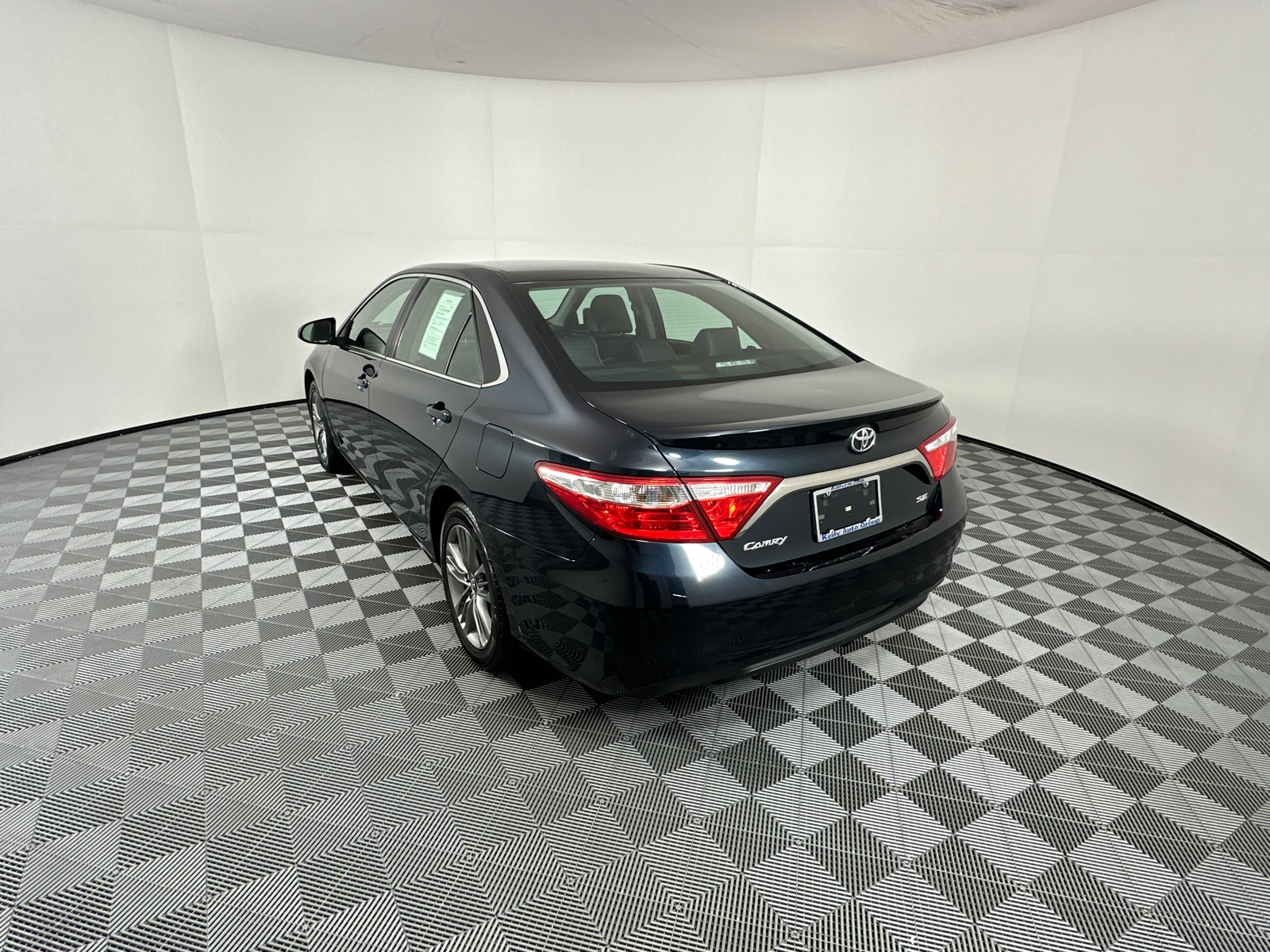 2016 Toyota Camry  5