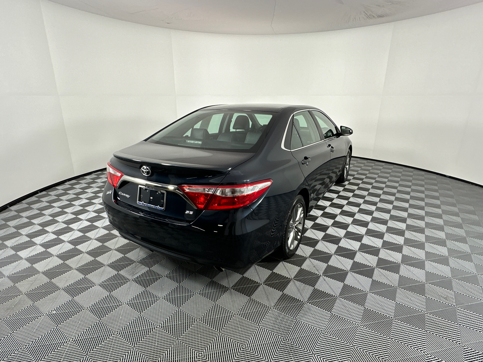 2016 Toyota Camry  7