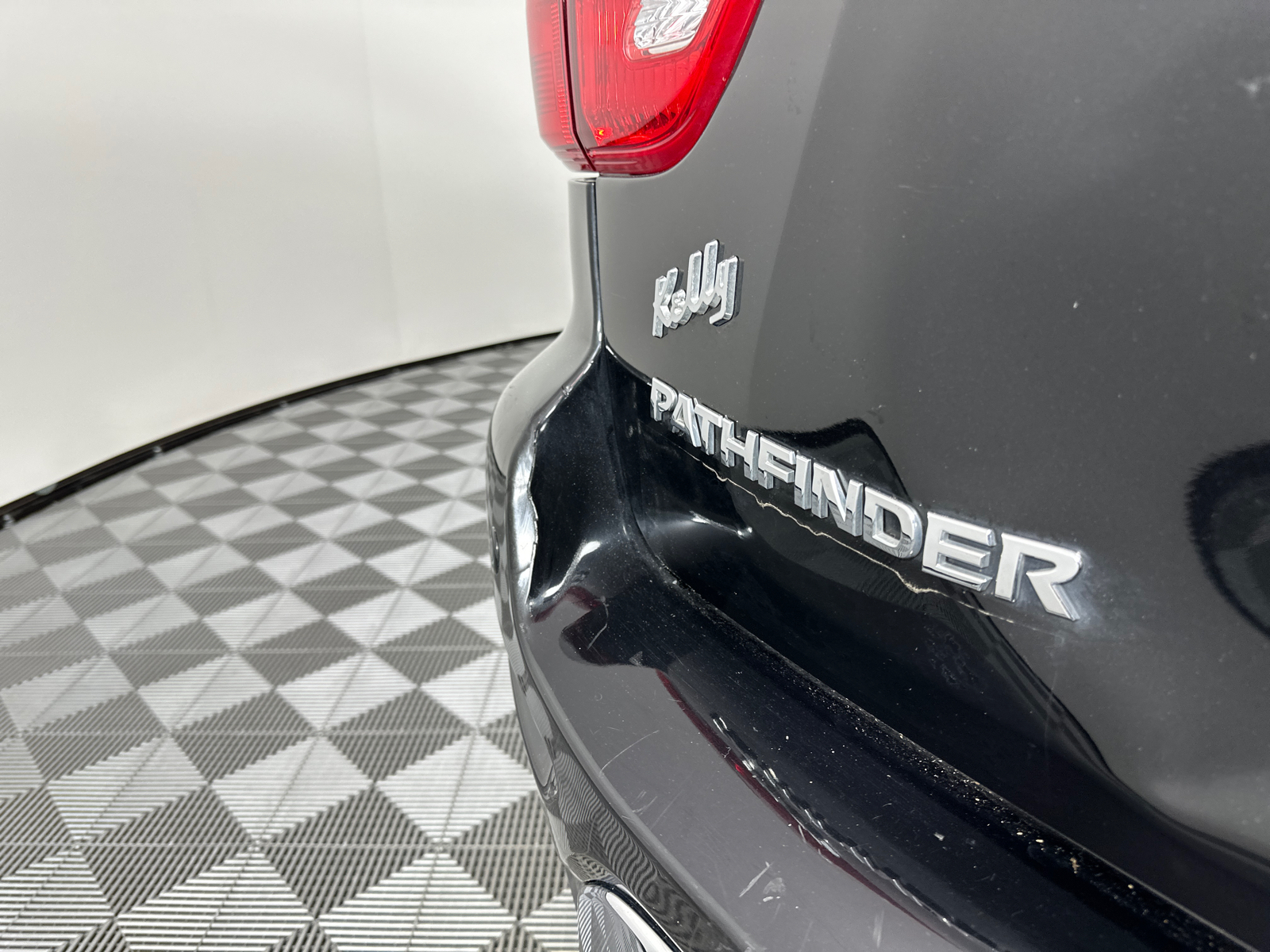 2019 Nissan Pathfinder S 9