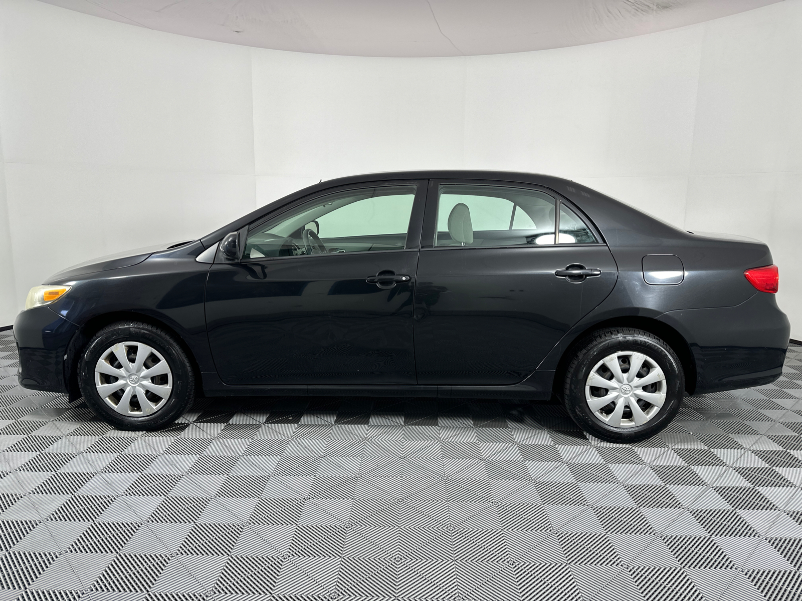 2011 Toyota Corolla LE 4