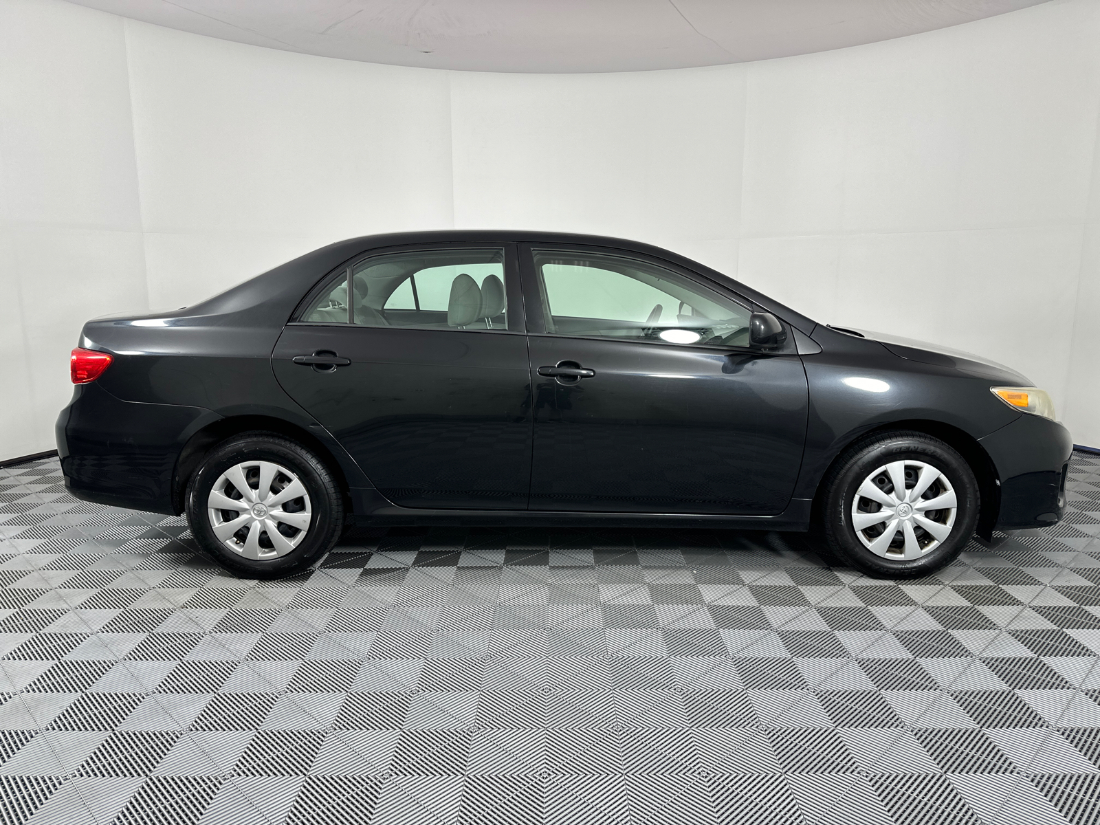 2011 Toyota Corolla LE 8