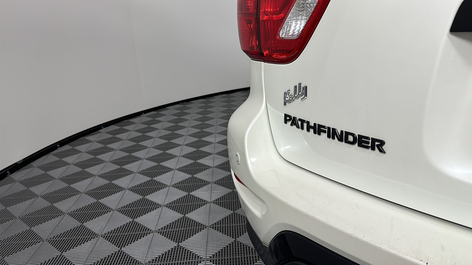 2018 Nissan Pathfinder  9
