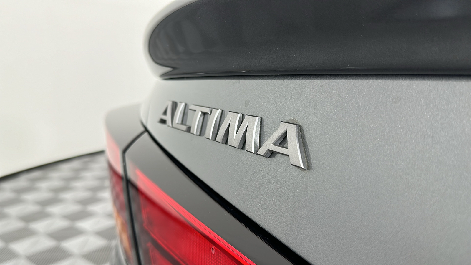 2024 Nissan Altima 2.0 SR 9