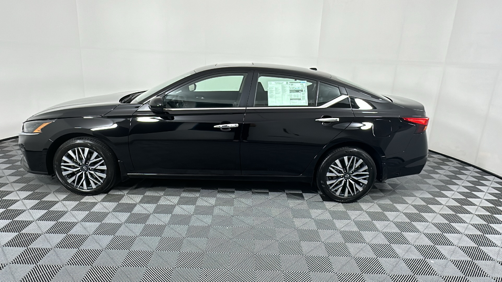 2024 Nissan Altima 2.5 SV 4