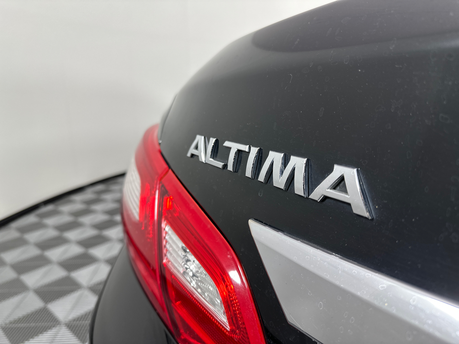 2016 Nissan Altima  9