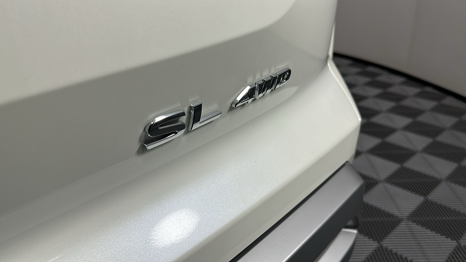 2024 Nissan Pathfinder SL 10