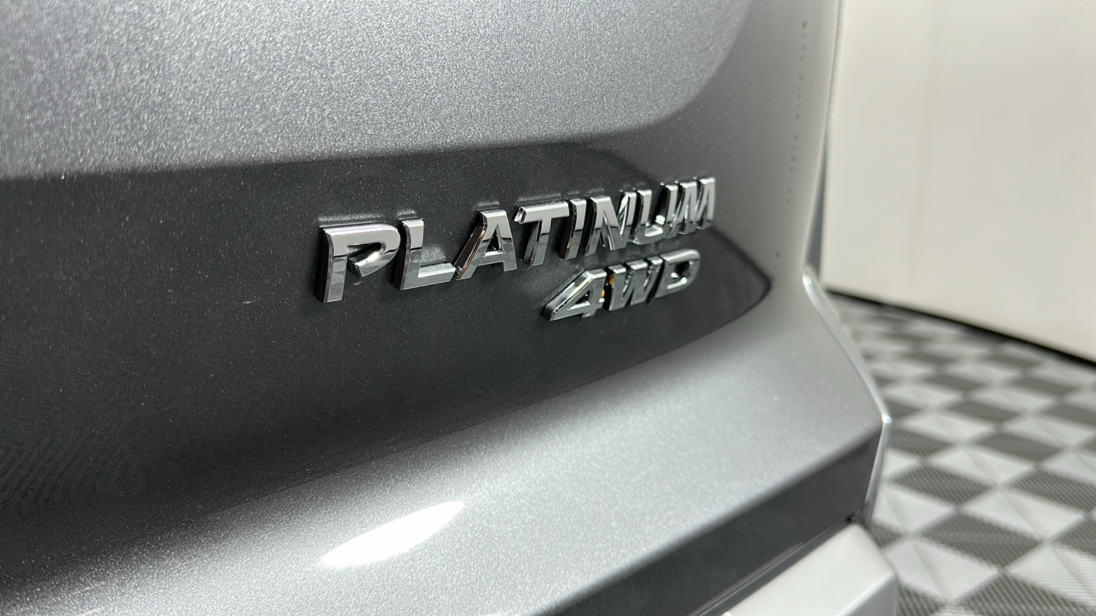 2024 Nissan Pathfinder Platinum 9