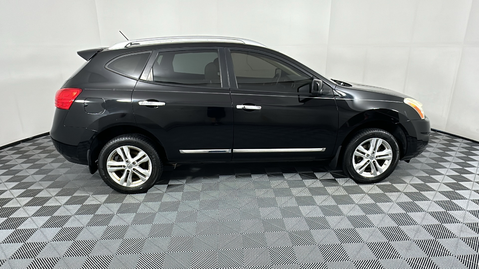 2013 Nissan Rogue SV 8