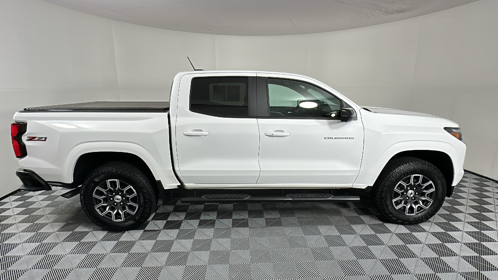 2024 Chevrolet Colorado Z71 8