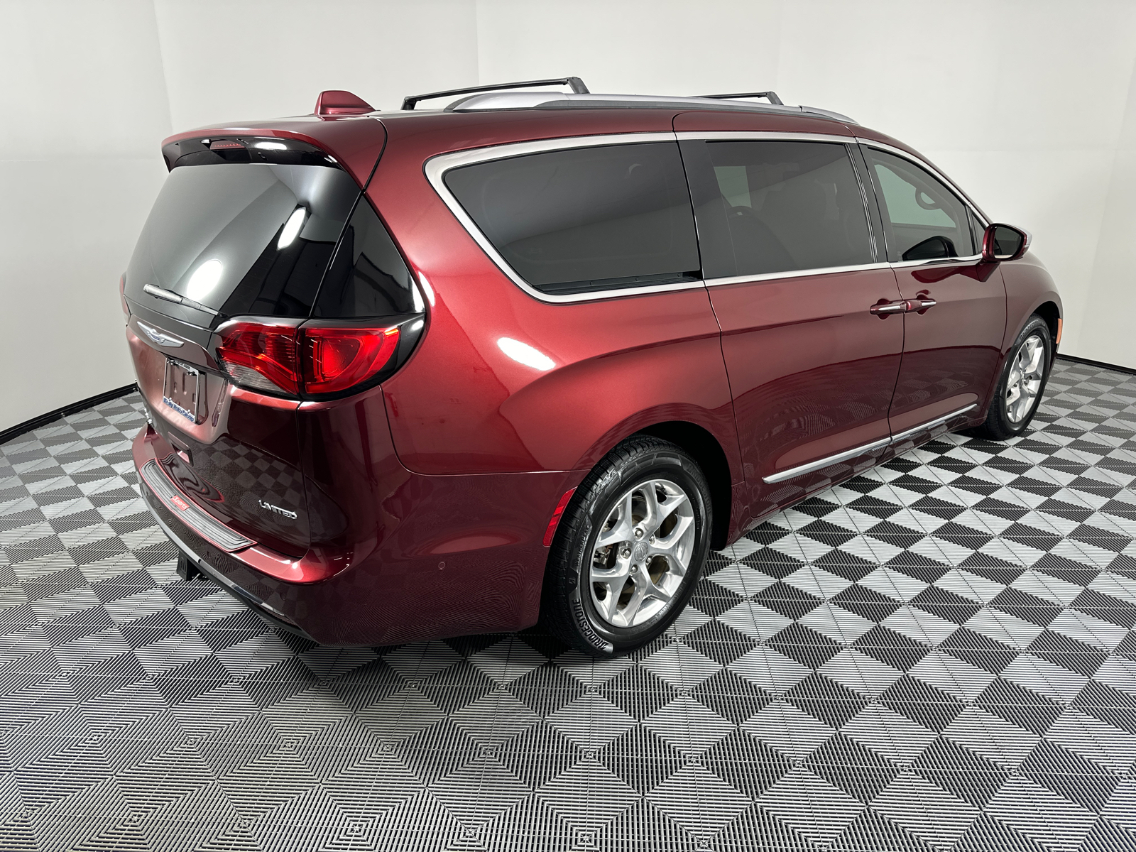 2018 Chrysler Pacifica Limited 7