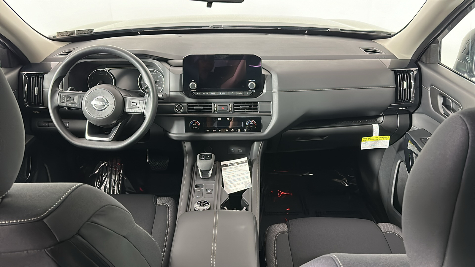 2024 Nissan Pathfinder S 18