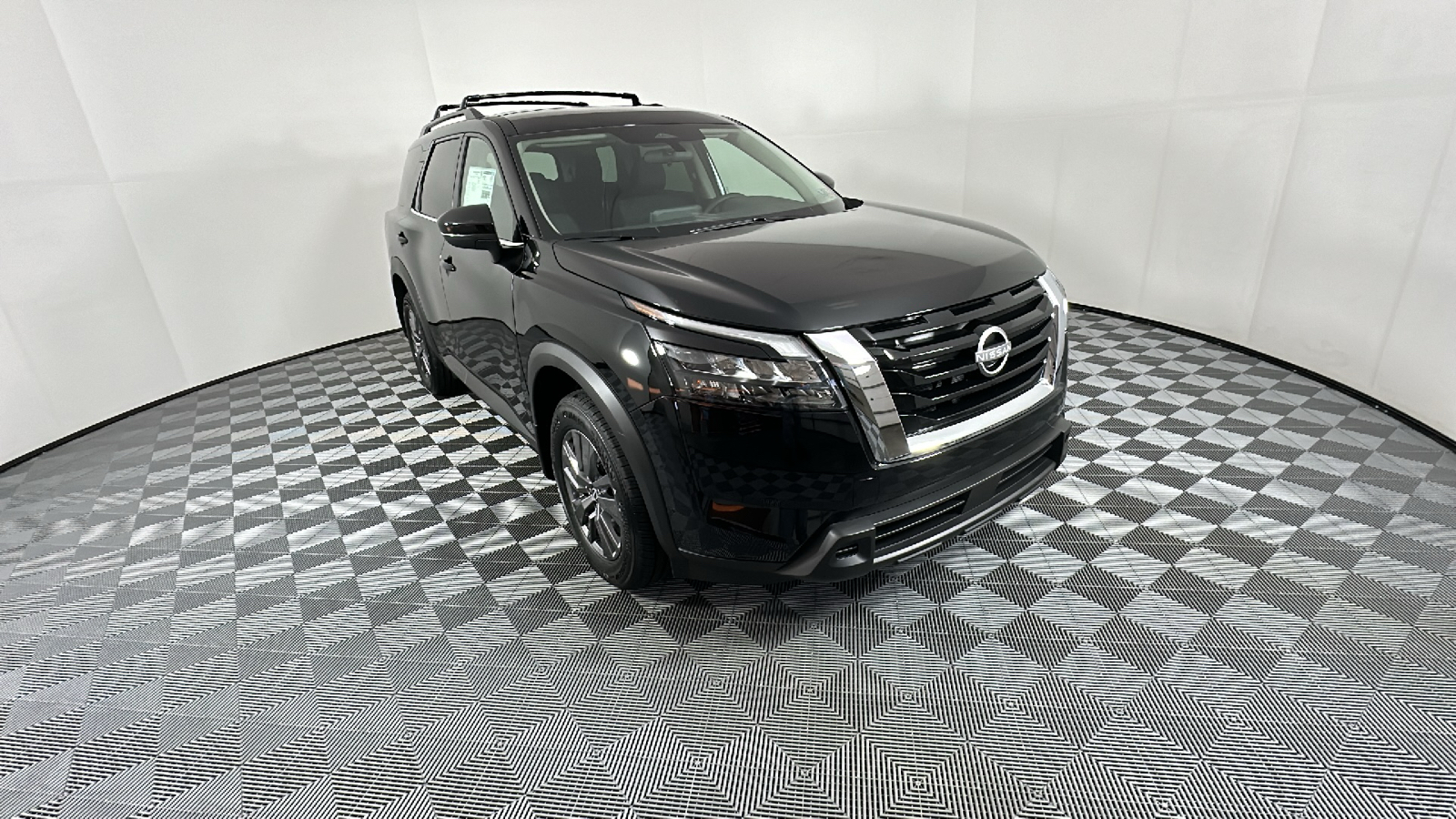 2024 Nissan Pathfinder SV 1