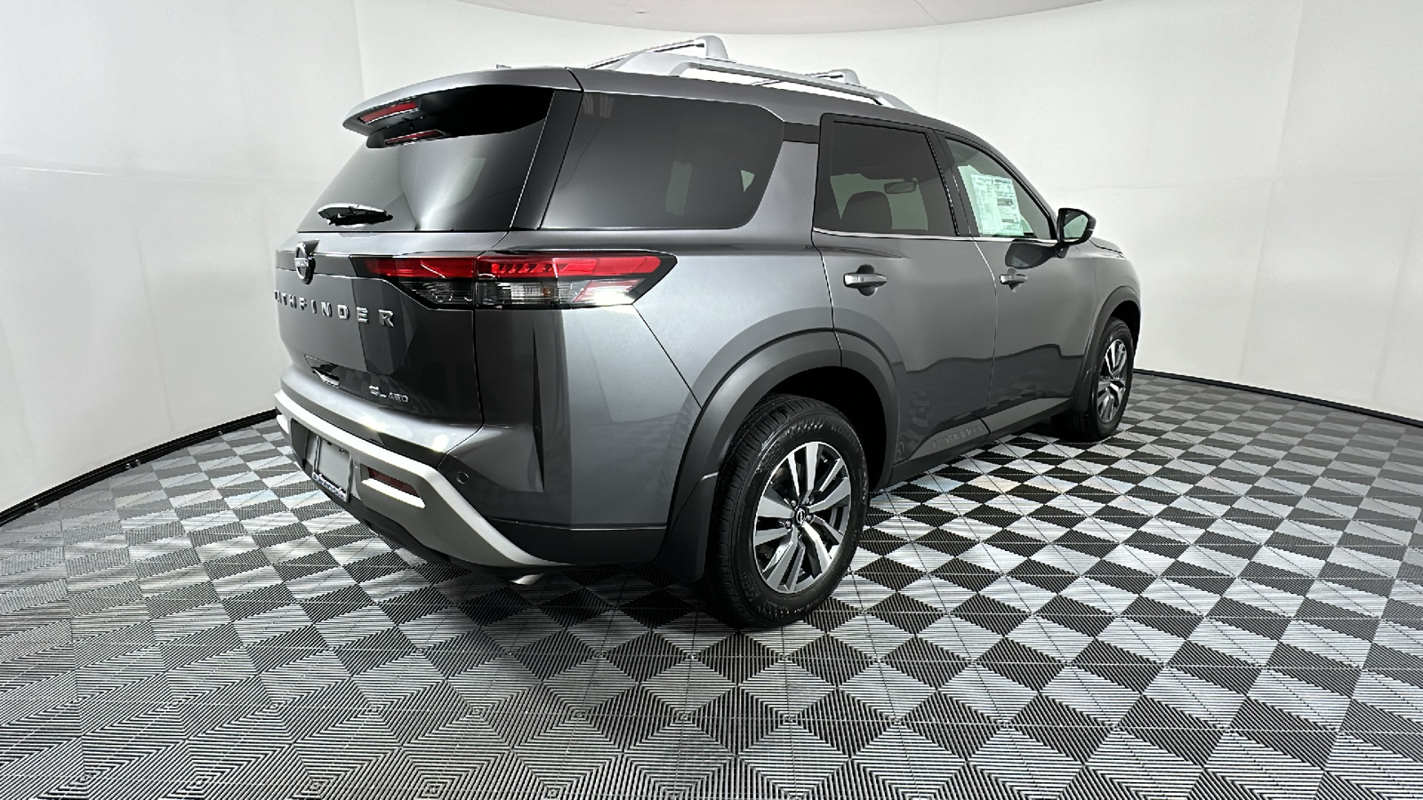 2024 Nissan Pathfinder SL 7