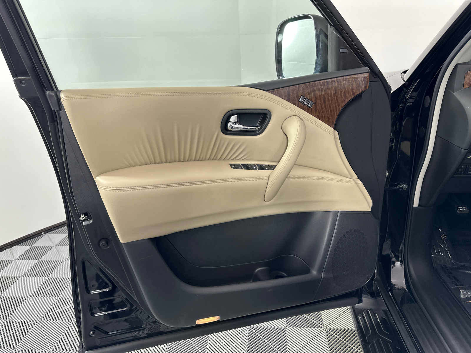 2019 Nissan Armada Platinum 20