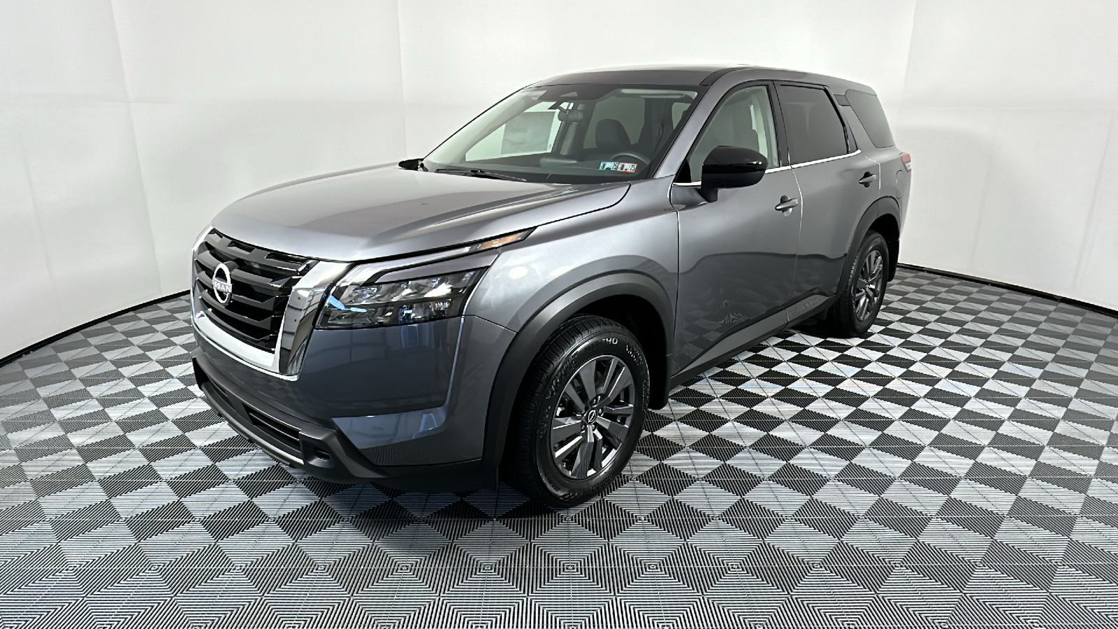 2024 Nissan Pathfinder S 3