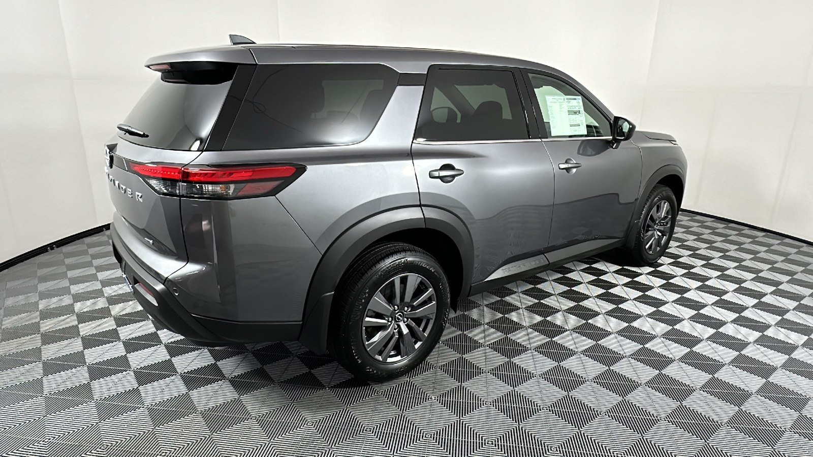 2024 Nissan Pathfinder S 7