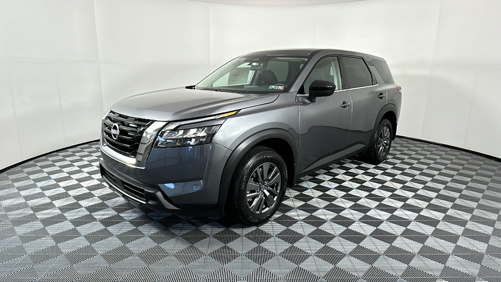 2024 Nissan Pathfinder S 3