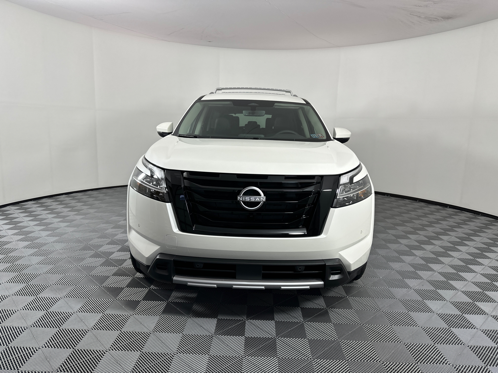 2024 Nissan Pathfinder SL 2