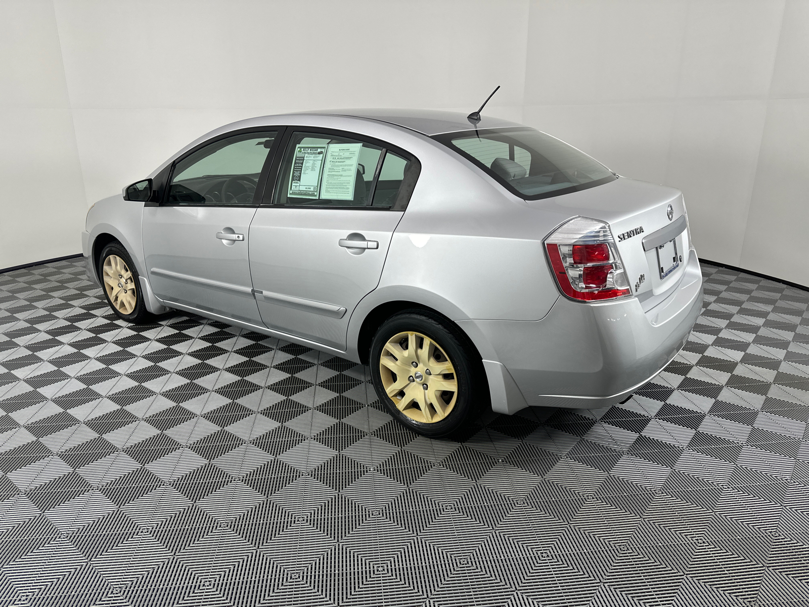 2010 Nissan Sentra 2.0 S 5