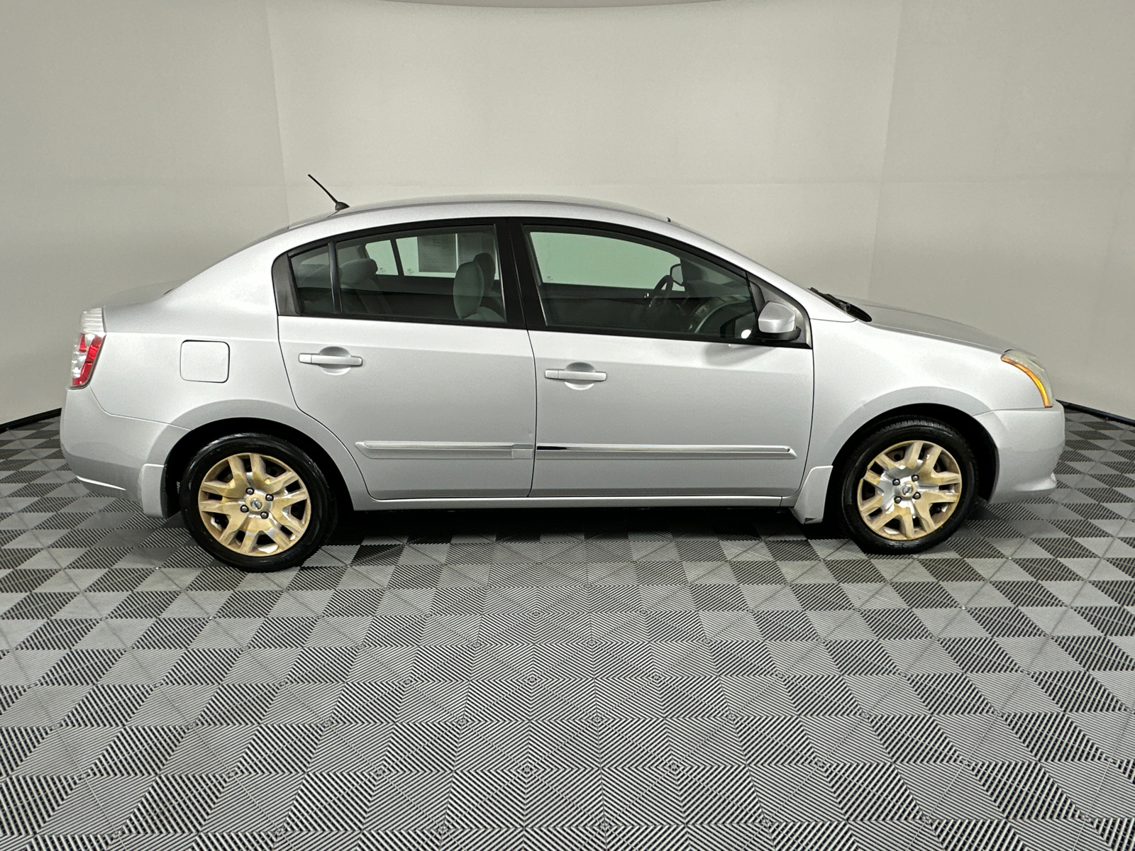 2010 Nissan Sentra 2.0 S 8