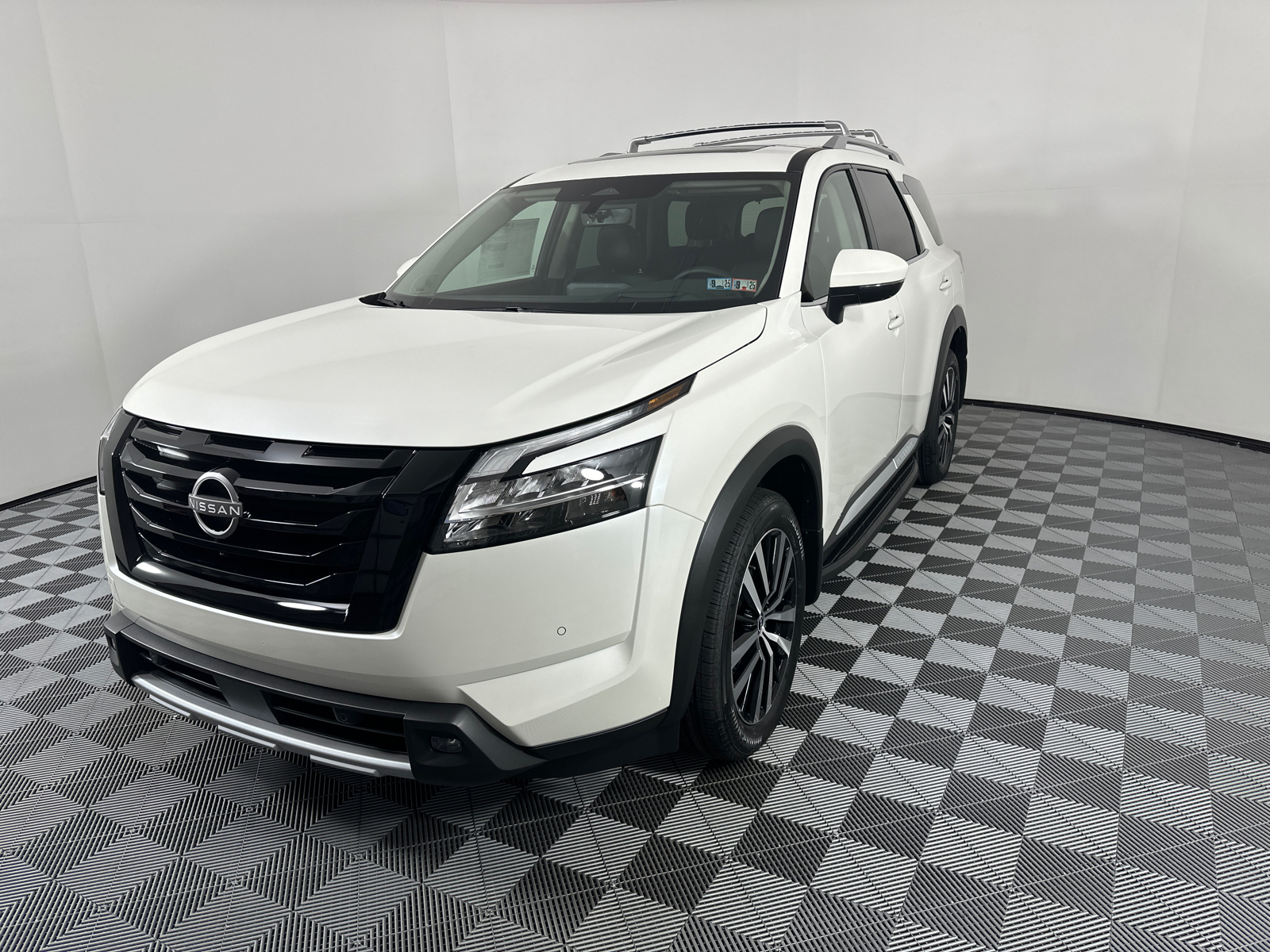 2024 Nissan Pathfinder Platinum 3