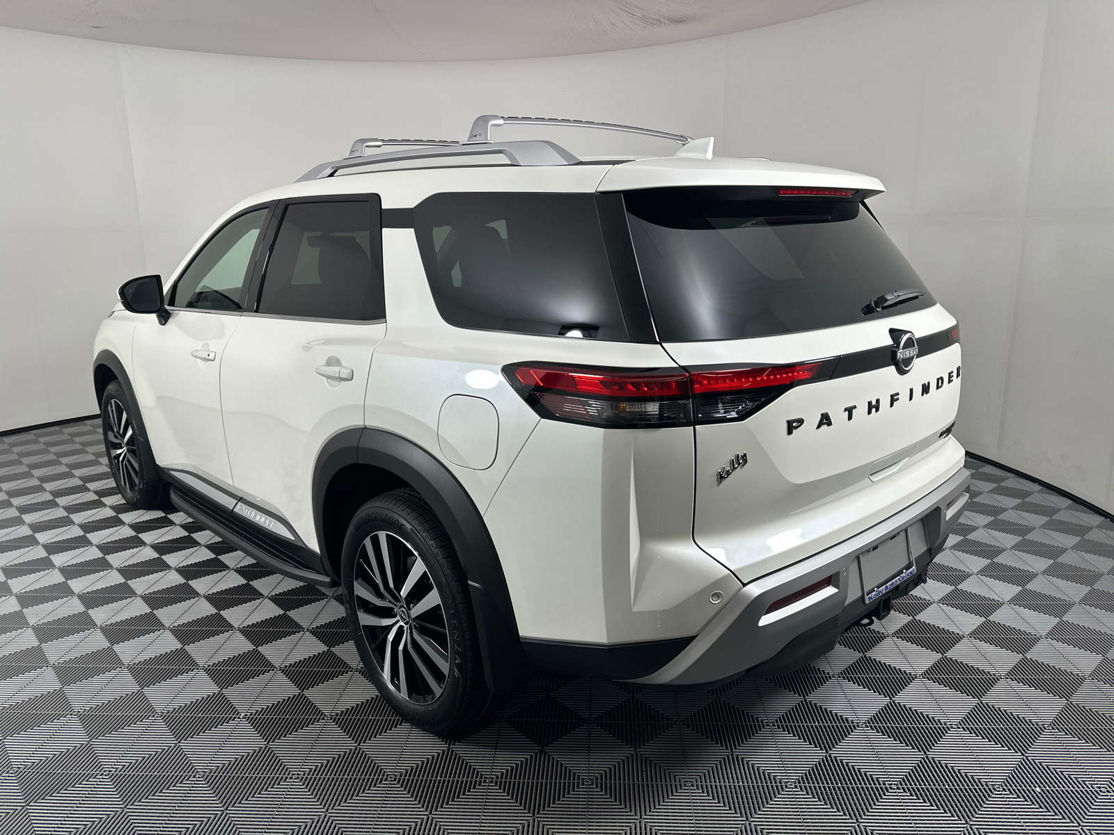 2024 Nissan Pathfinder Platinum 5