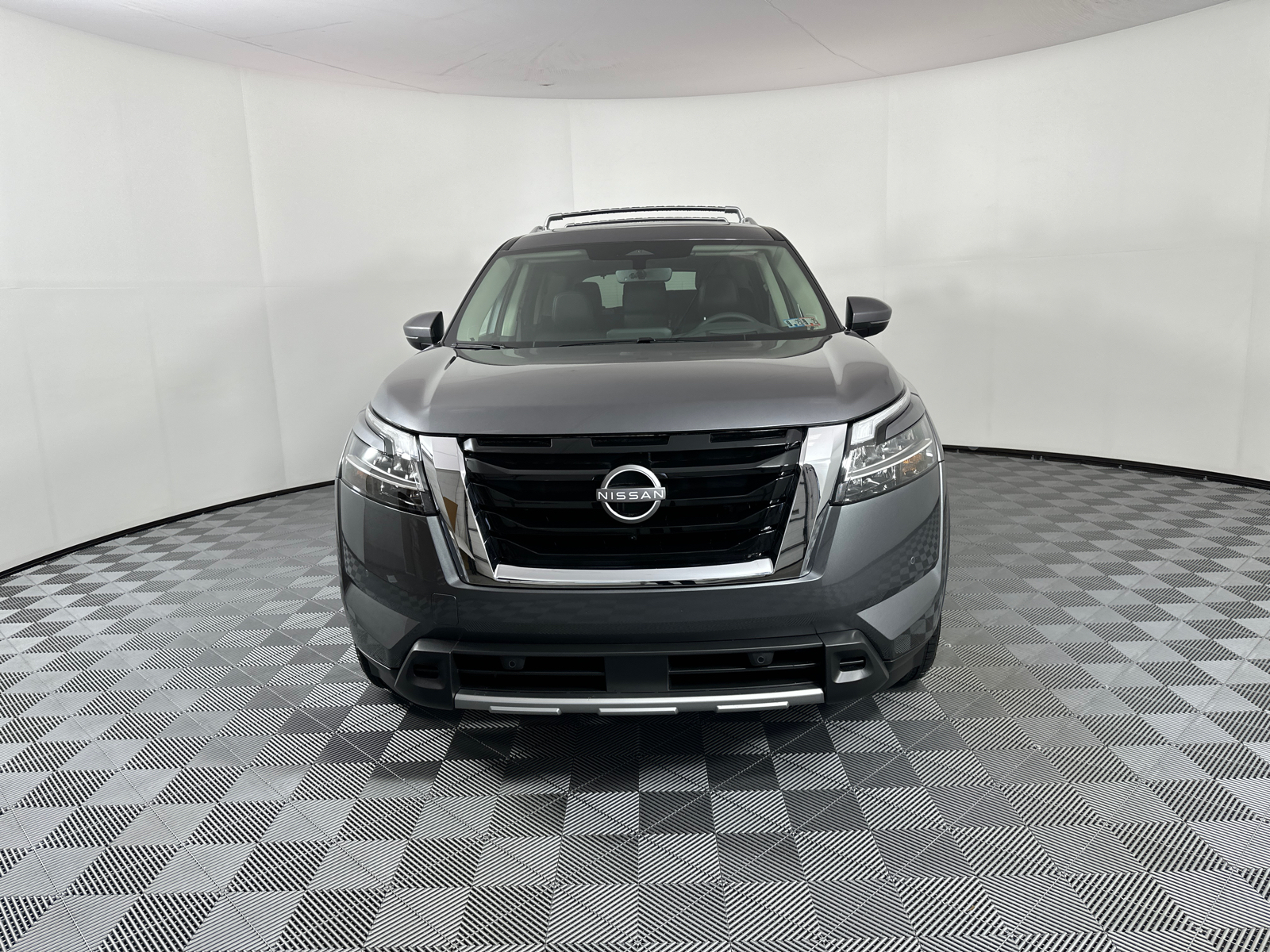 2024 Nissan Pathfinder Platinum 2