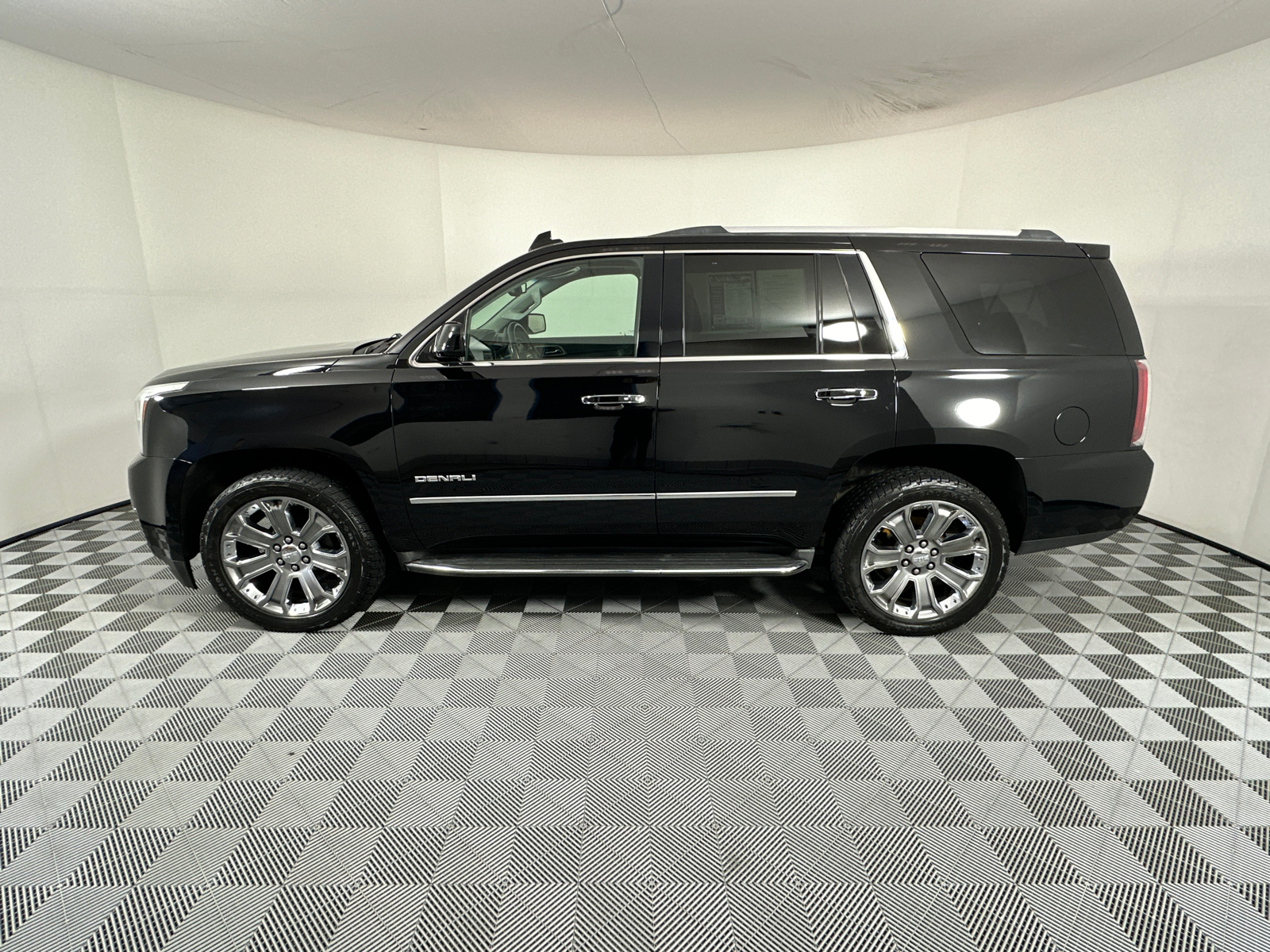 2016 GMC Yukon Denali 4