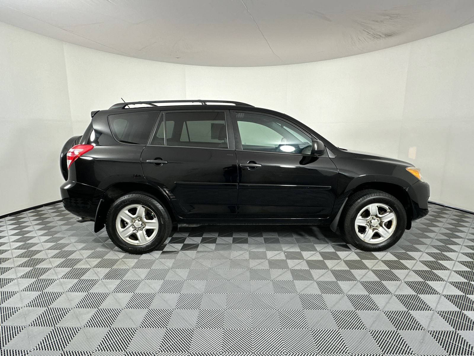 2009 Toyota RAV4 Base 8