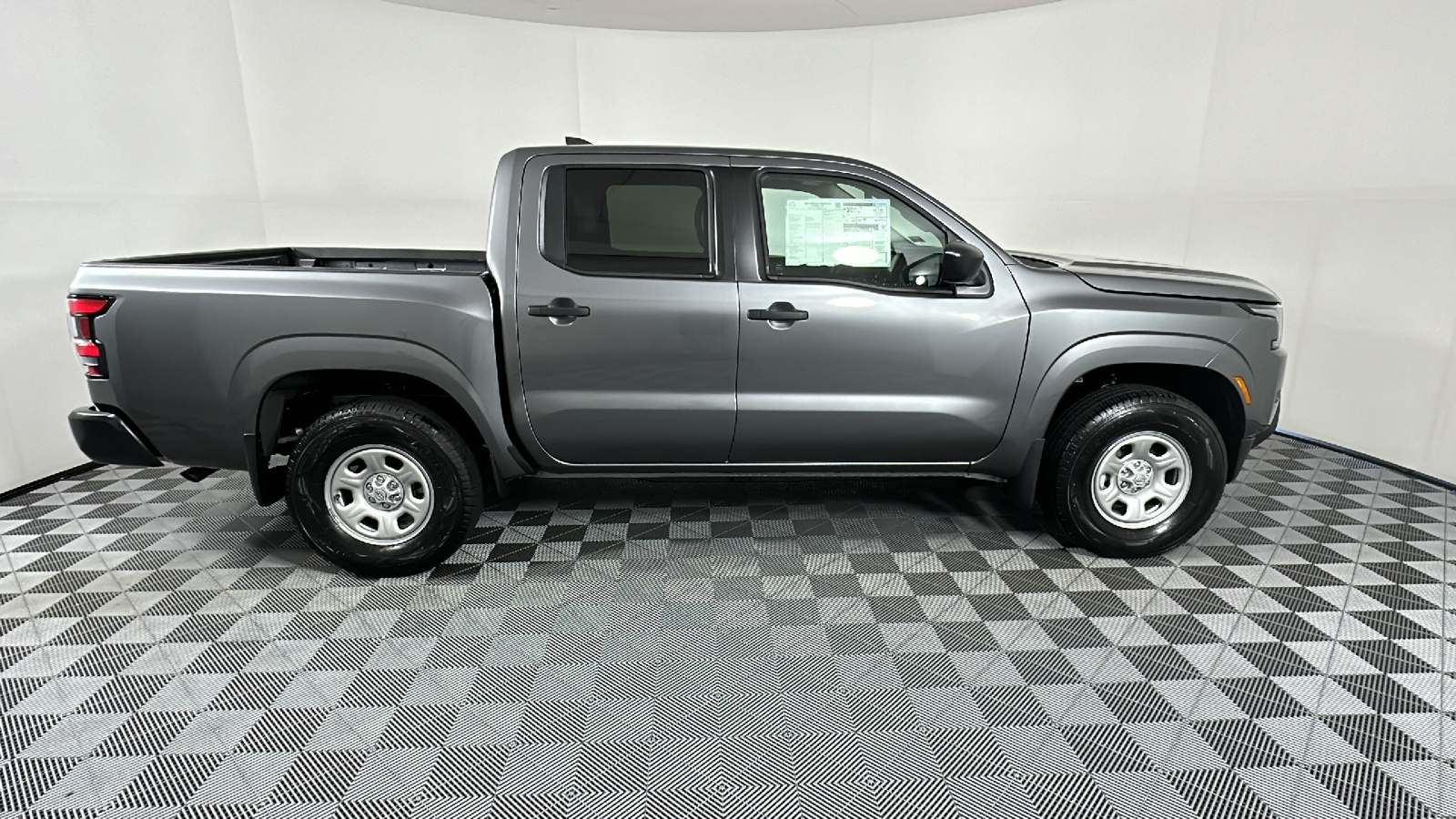 2024 Nissan Frontier S 8