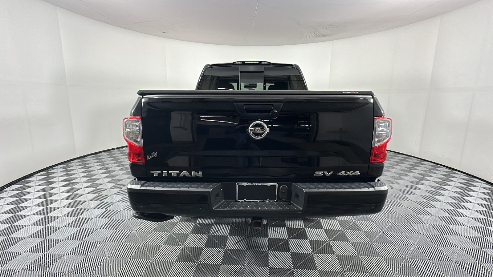 2021 Nissan Titan SV 6