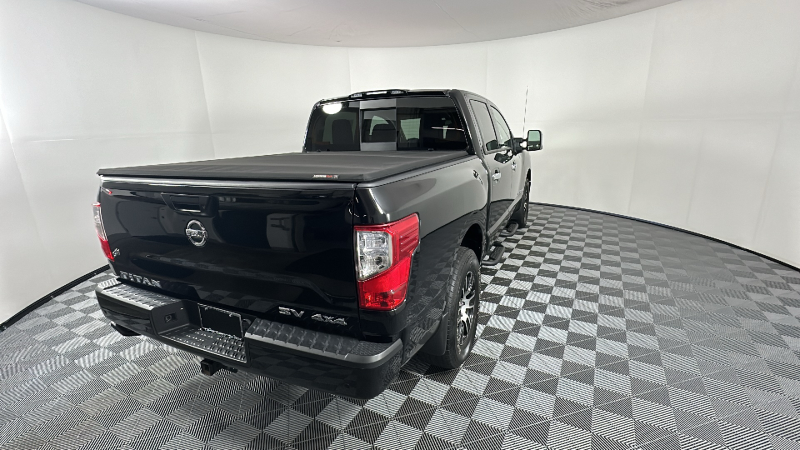 2021 Nissan Titan SV 7