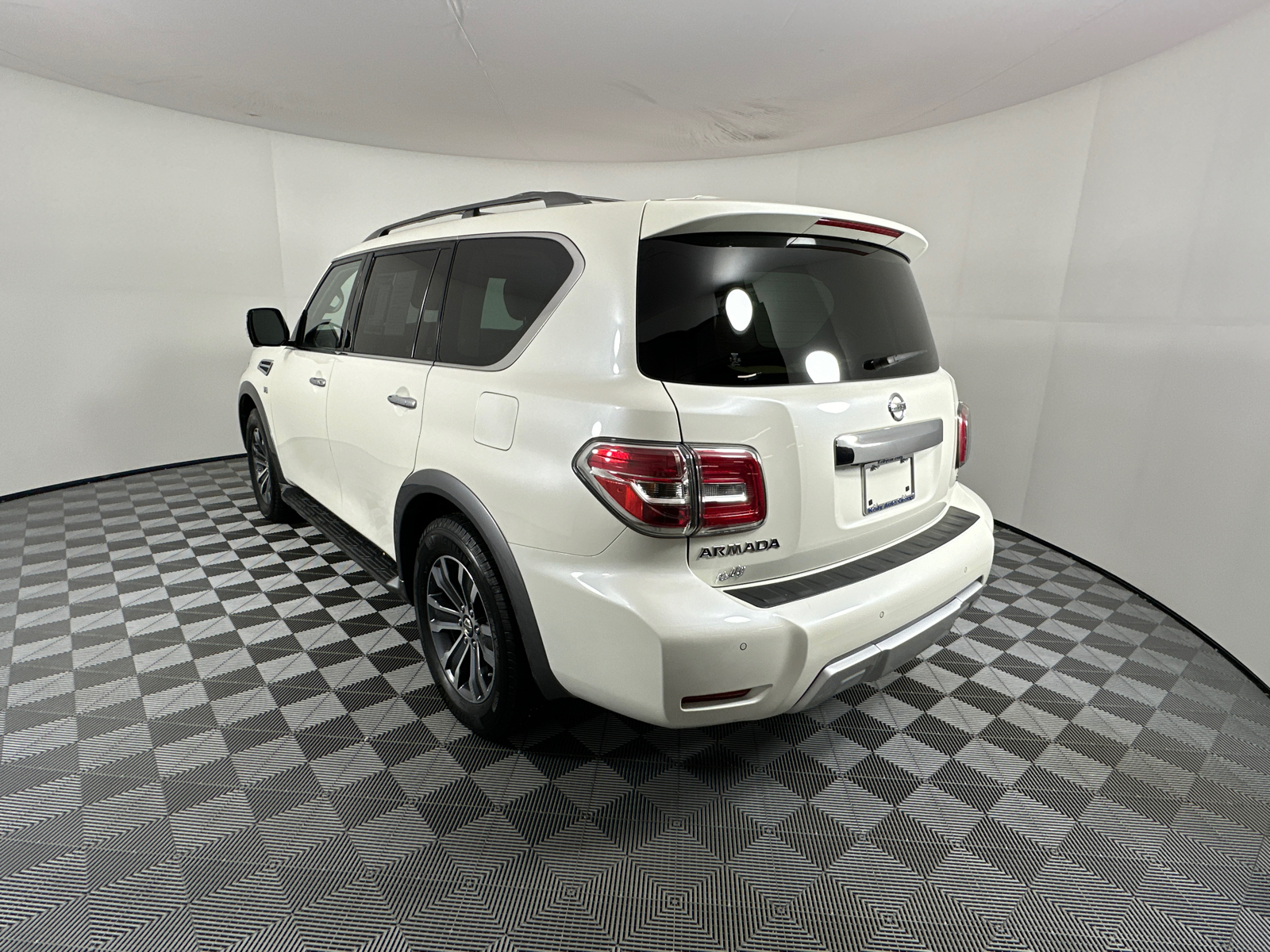 2018 Nissan Armada SL 5