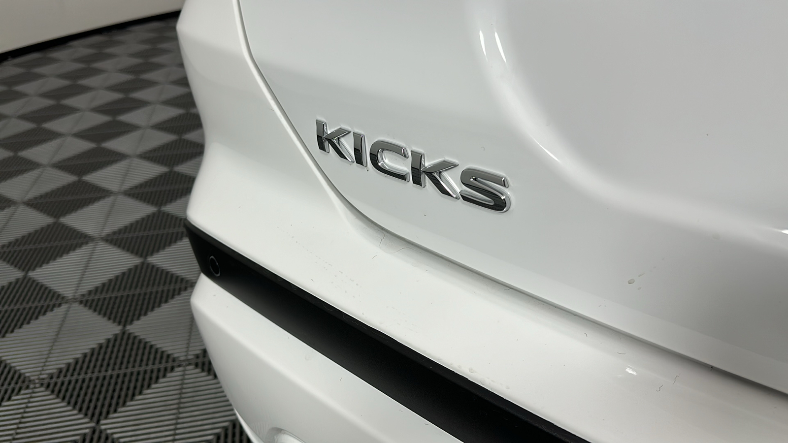 2024 Nissan Kicks S 9