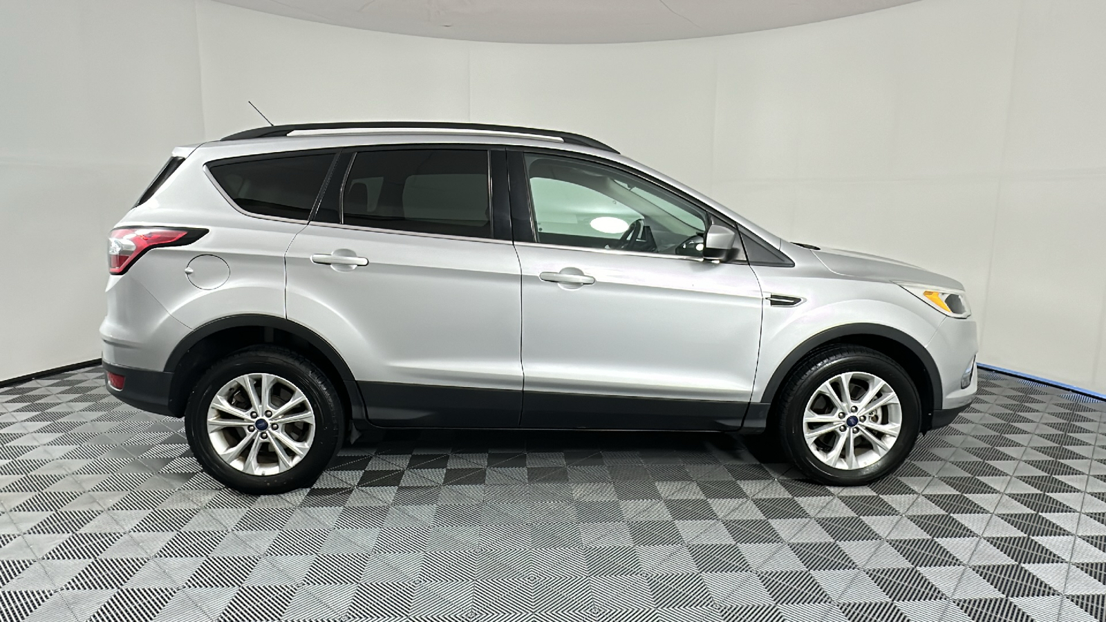 2018 Ford Escape SE 8