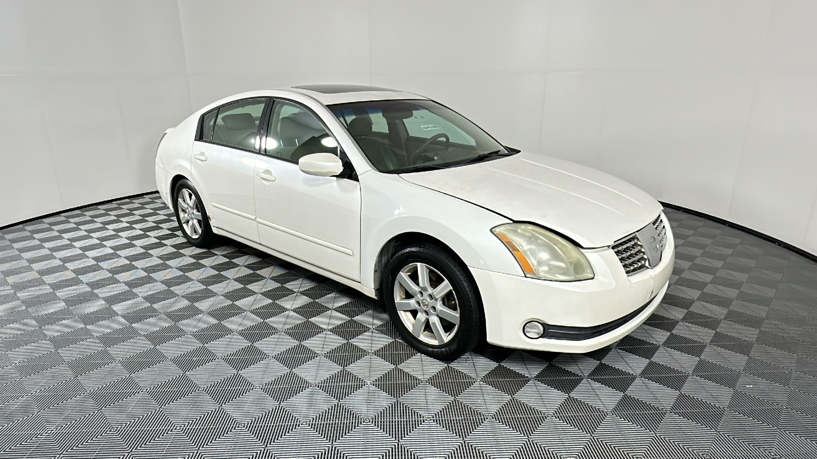 2005 Nissan Maxima  1