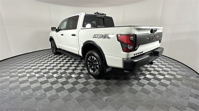 2024 Nissan Titan PRO-4X 5