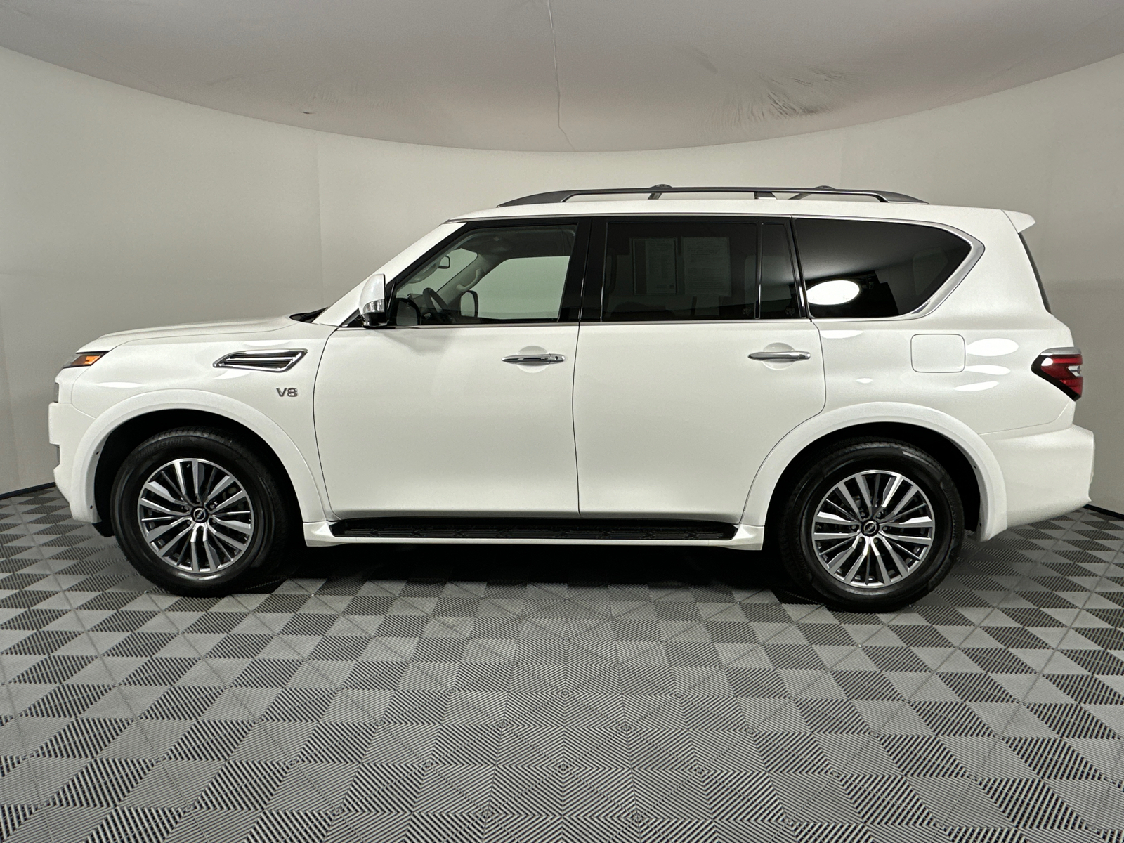 2022 Nissan Armada SL 4