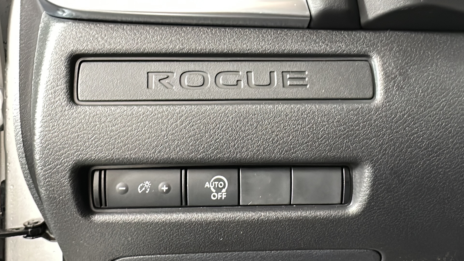 2024 Nissan Rogue S 26
