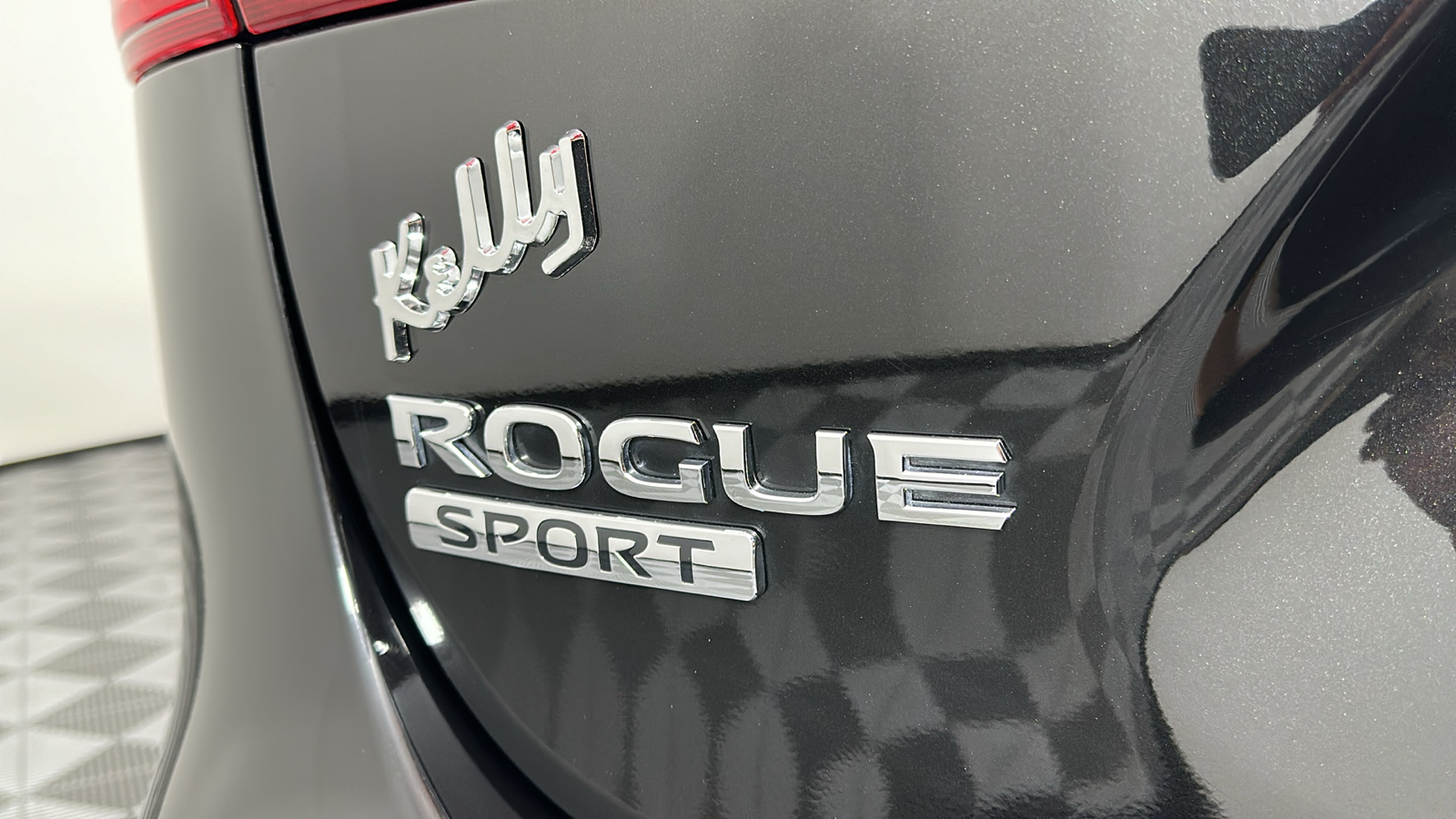 2021 Nissan Rogue Sport S 9