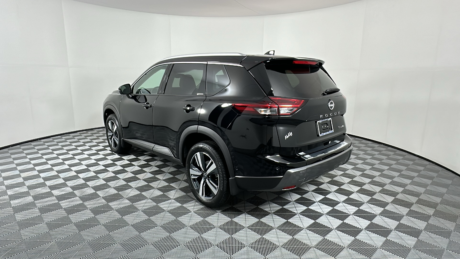 2024 Nissan Rogue SL 5