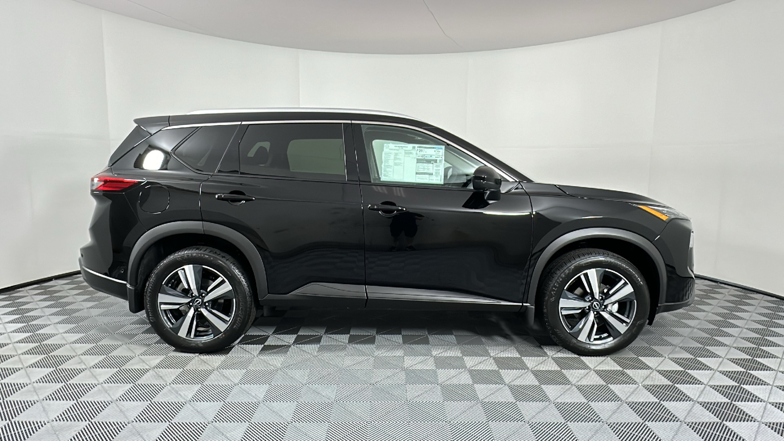 2024 Nissan Rogue SL 8