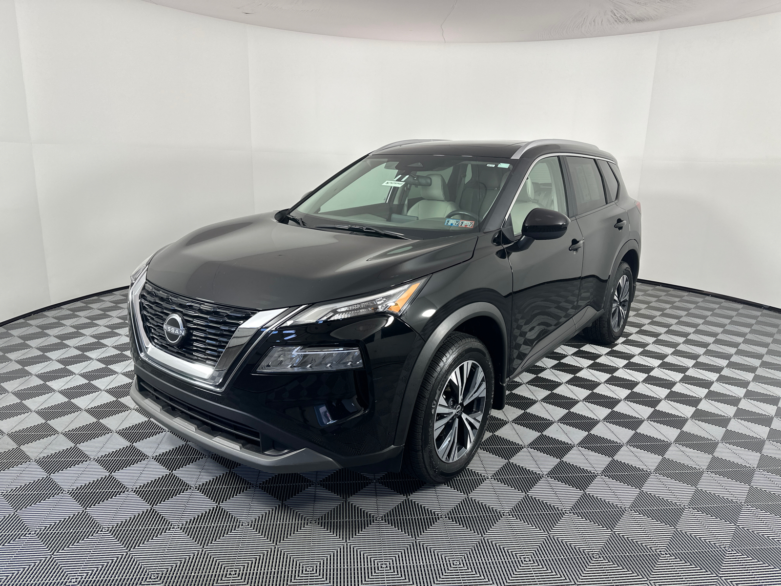 2023 Nissan Rogue SV 3