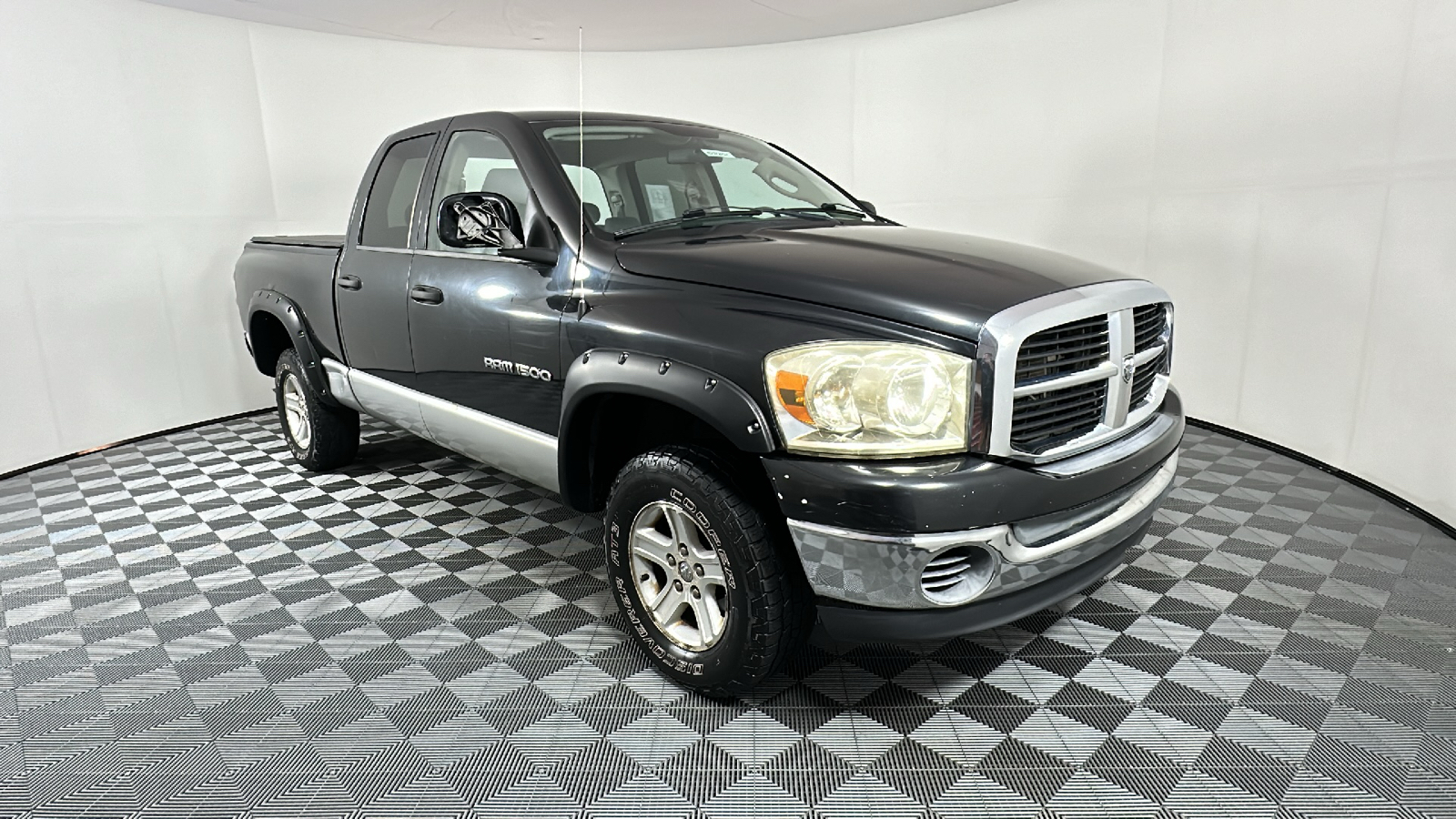 2007 Dodge Ram 1500 SLT 1