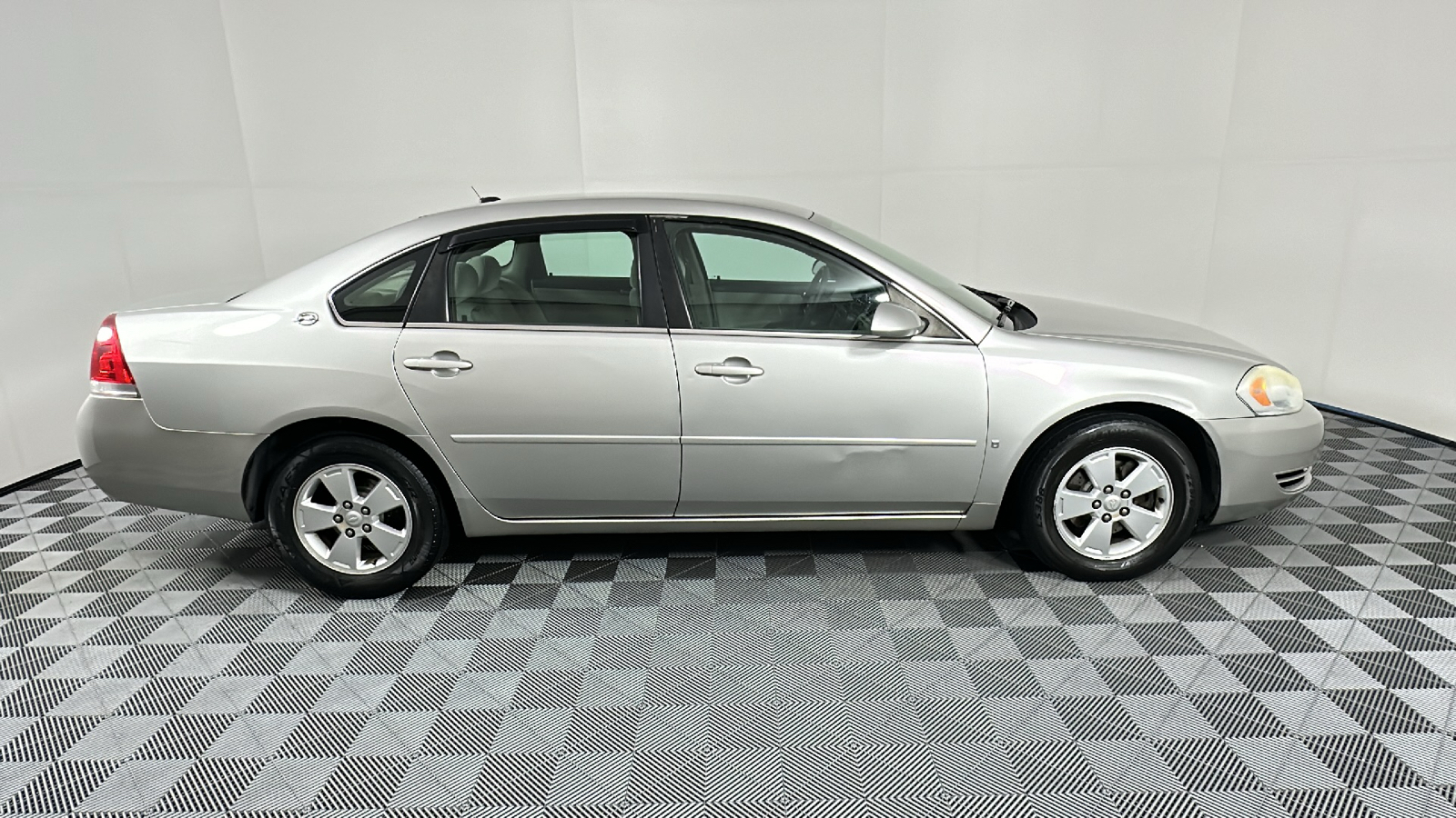 2007 Chevrolet Impala LT 8