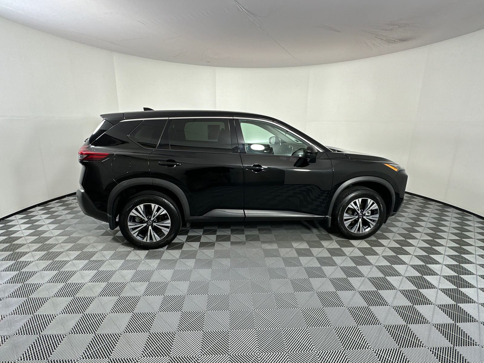 2021 Nissan Rogue  8