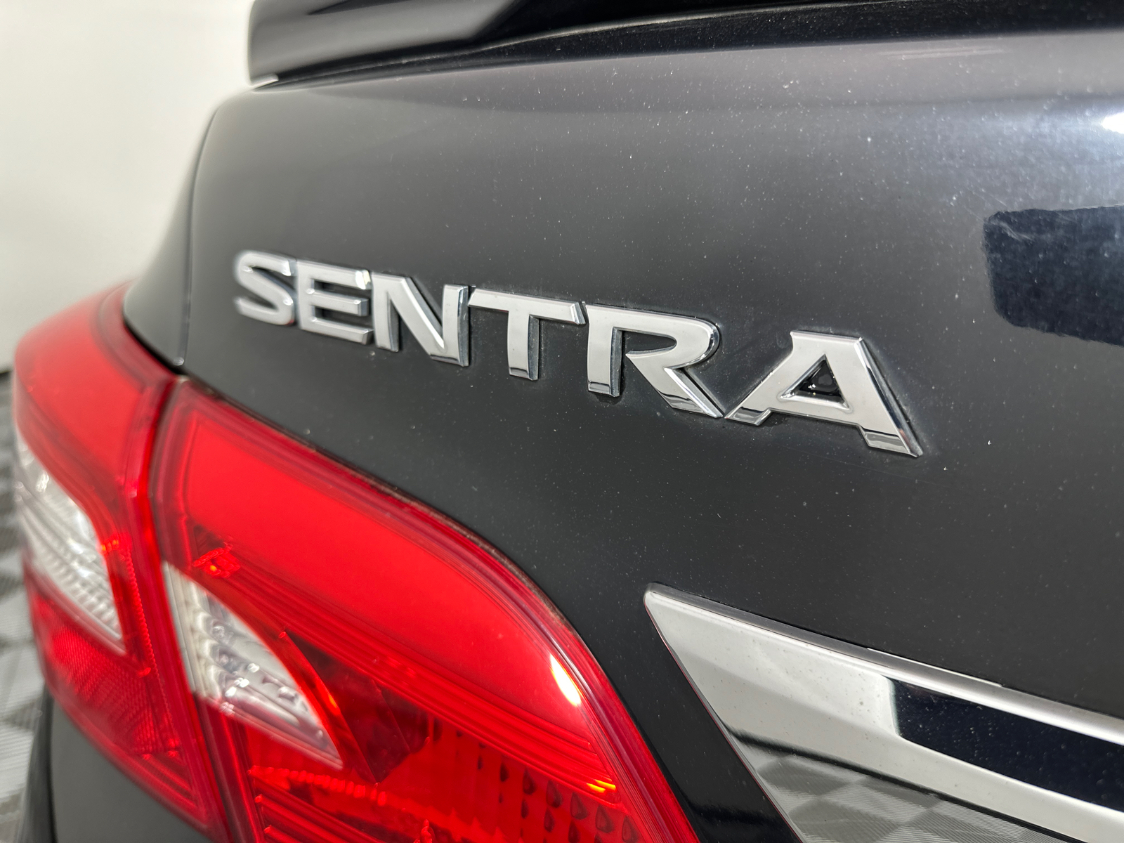 2017 Nissan Sentra SR 9